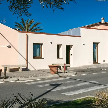 Pensión Ghjlgolu House - Le Residenze Del Mare 3*